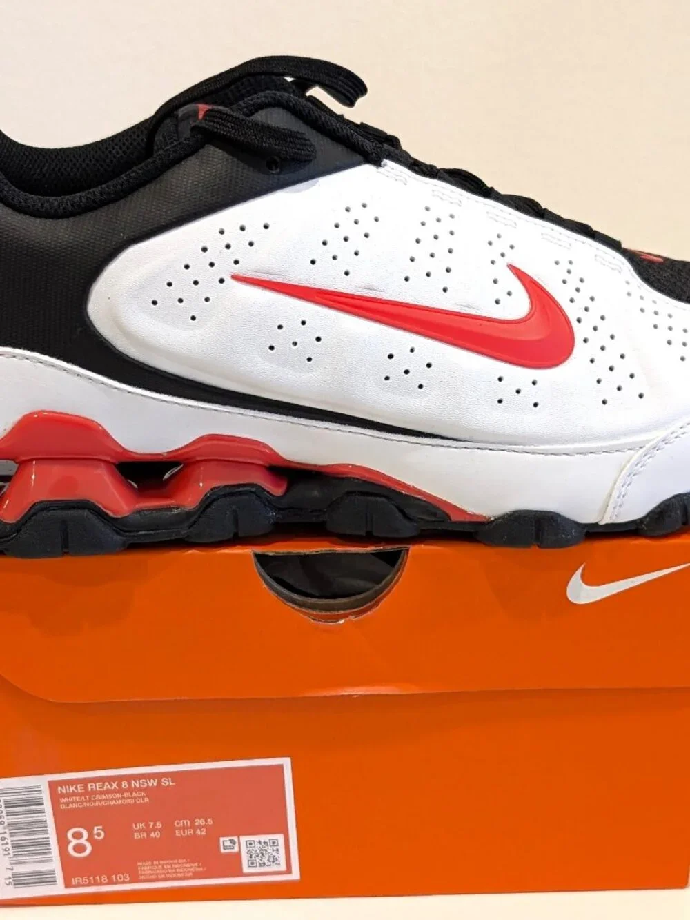 Nike Reax 8 TR Mens Cross Training Shoes White Red Black IR5118-103 Size 8.5 New